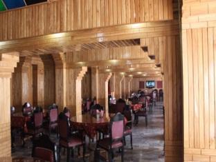 Hotel Pamposh Srīnagar Zewnętrze zdjęcie